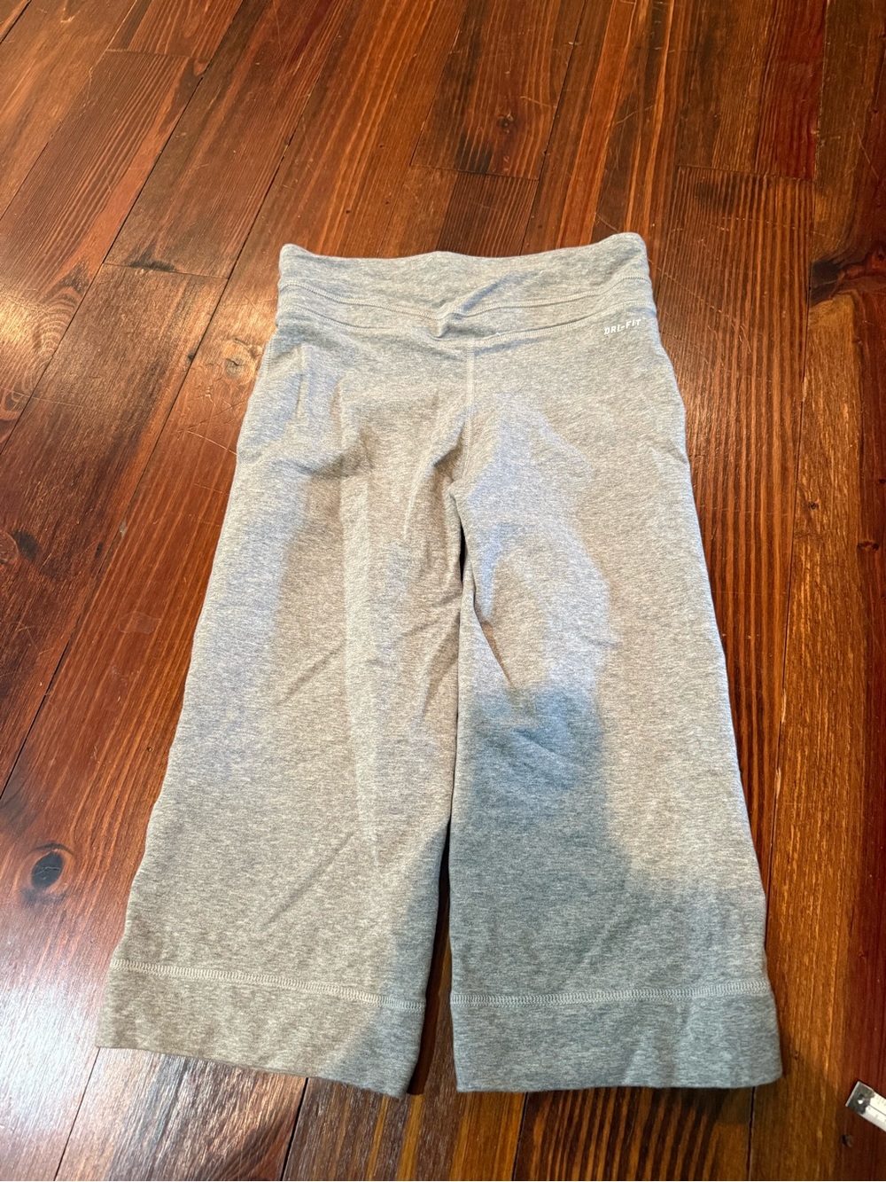 Nike Gray short Capri Leggings with 'Just Do It' Print - Picture 5 of 5